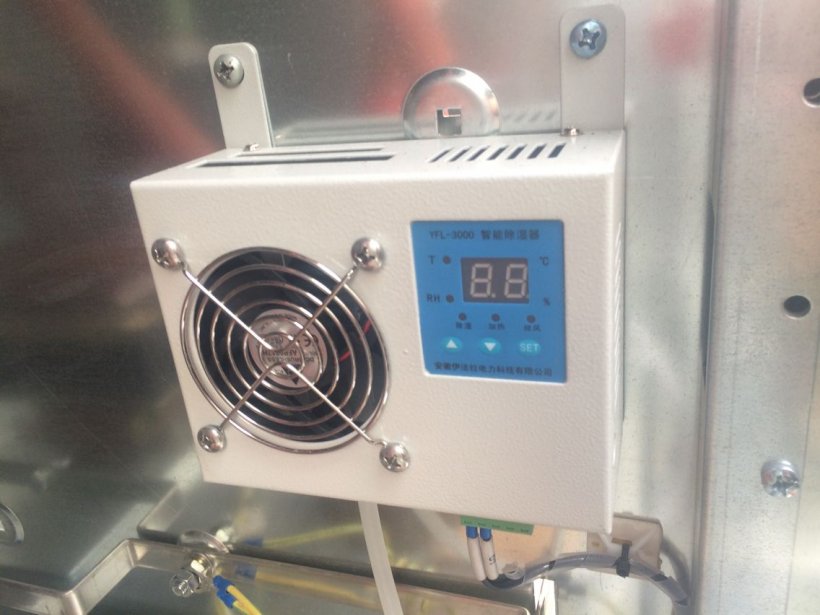 ���b����