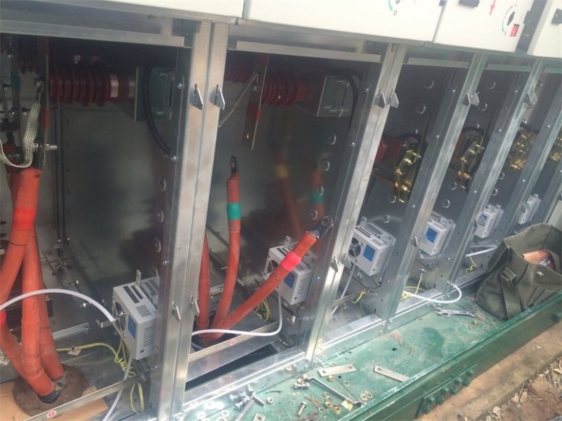 ���b����